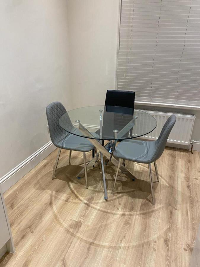 Stunning 1-bed -sleeps 2 & Links