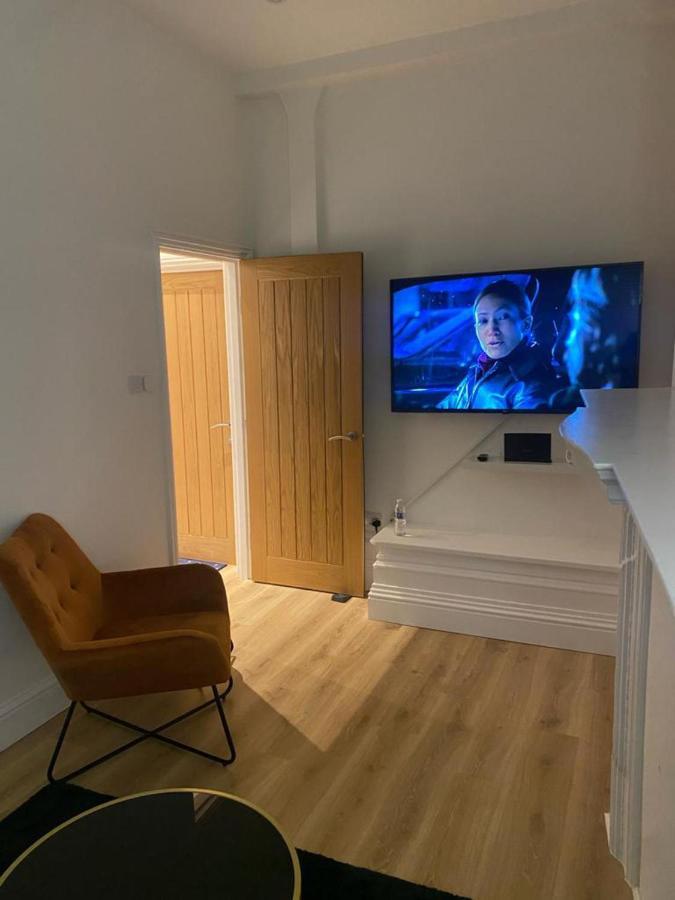 Apartment Stunning 1-bed -sleeps 2 & Links