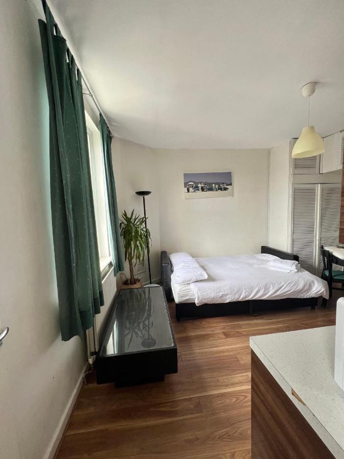 Bright Near Hyde Park Sleeps 4 Apartment *
