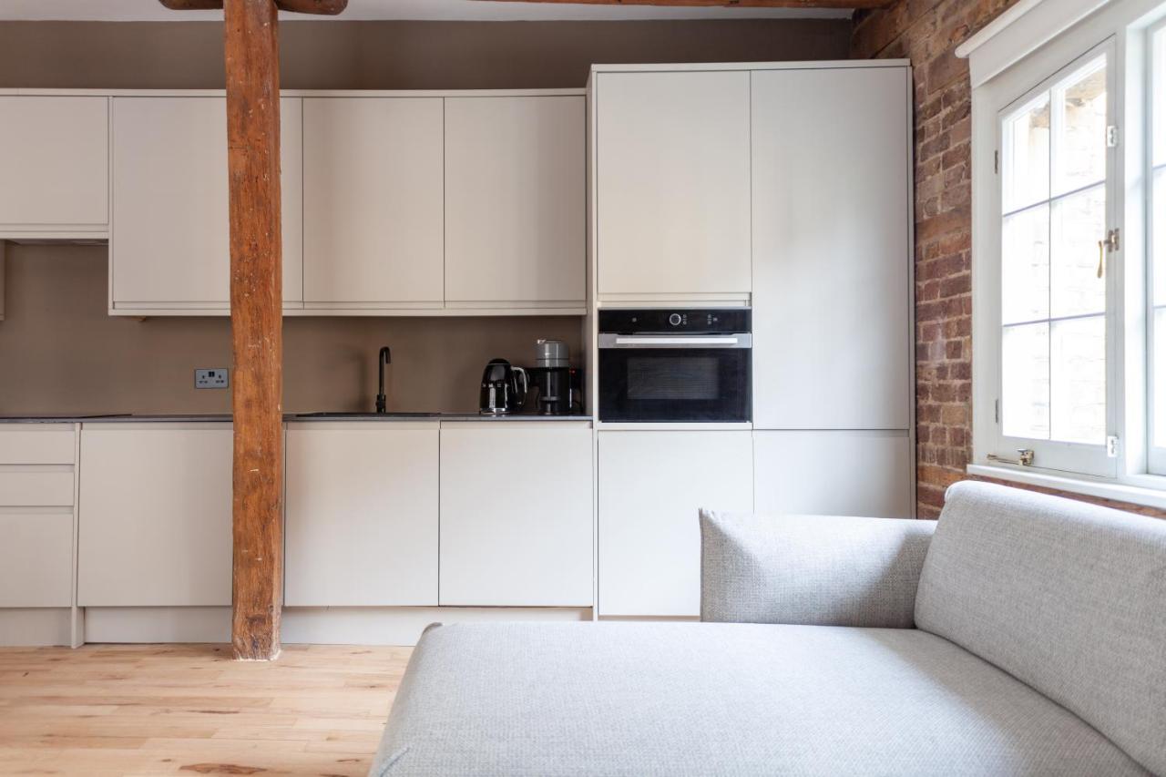Newly Refurbished Warehouse Cnv 2br Bermondsey Apartment