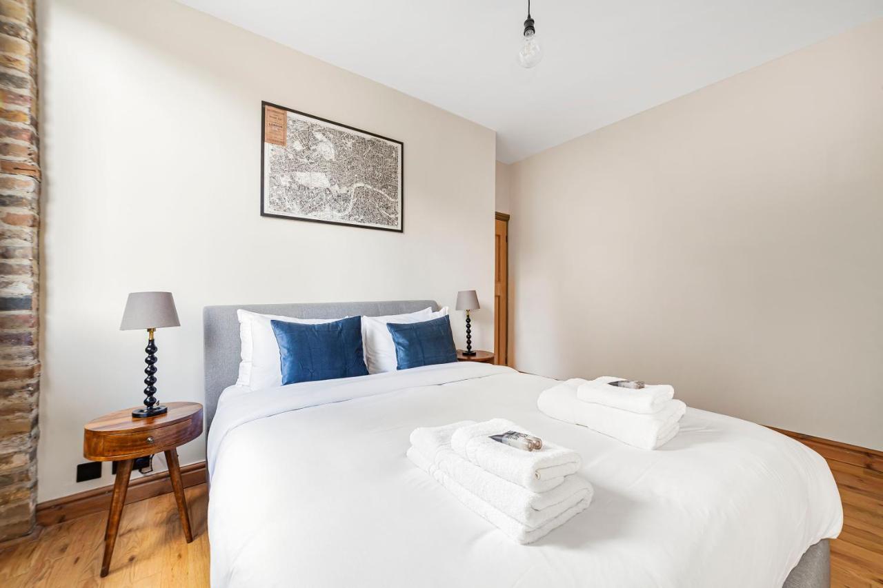 Newly Refurbished Warehouse Cnv 2br Bermondsey Apartment *