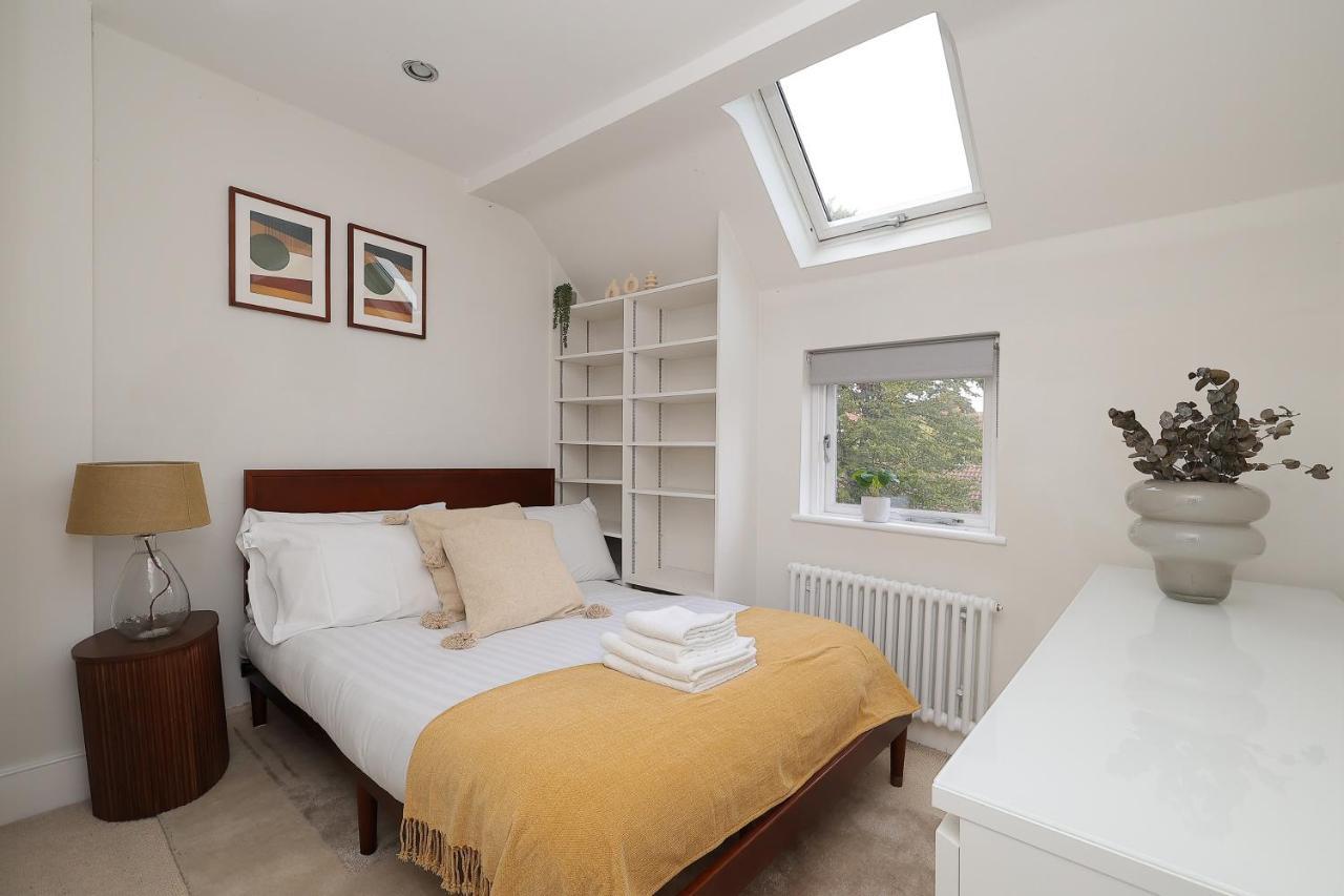 2 Bedroom Chic With Private Balcony In Notting Hill Appartement *