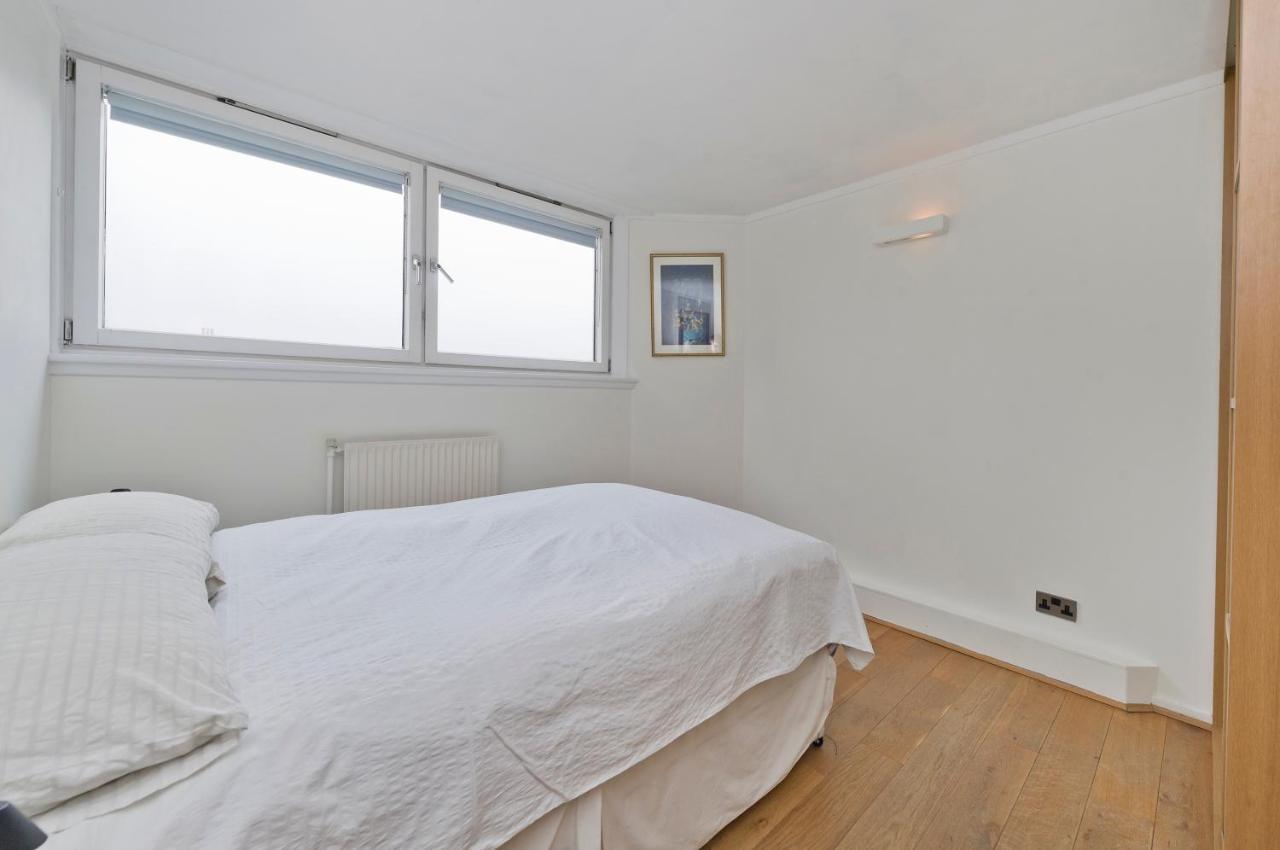 Joivy Charming Flat Overlooking River Thames Apartment London