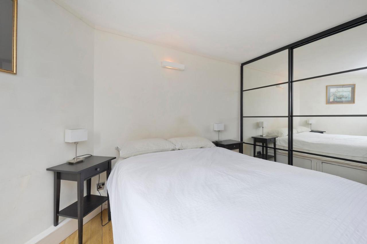 Joivy Charming Flat Overlooking River Thames Apartment