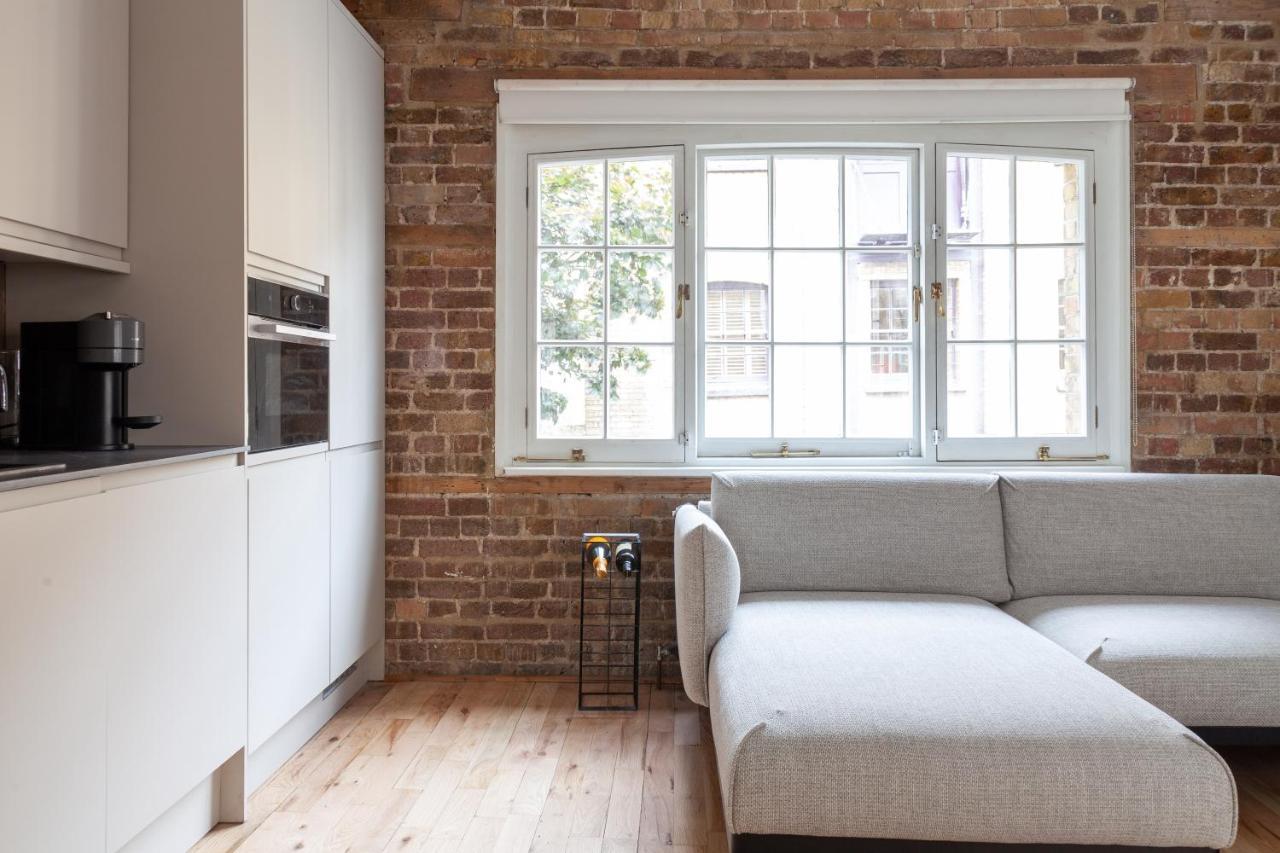 Newly Refurbished Warehouse Cnv 2br Bermondsey Apartment *
