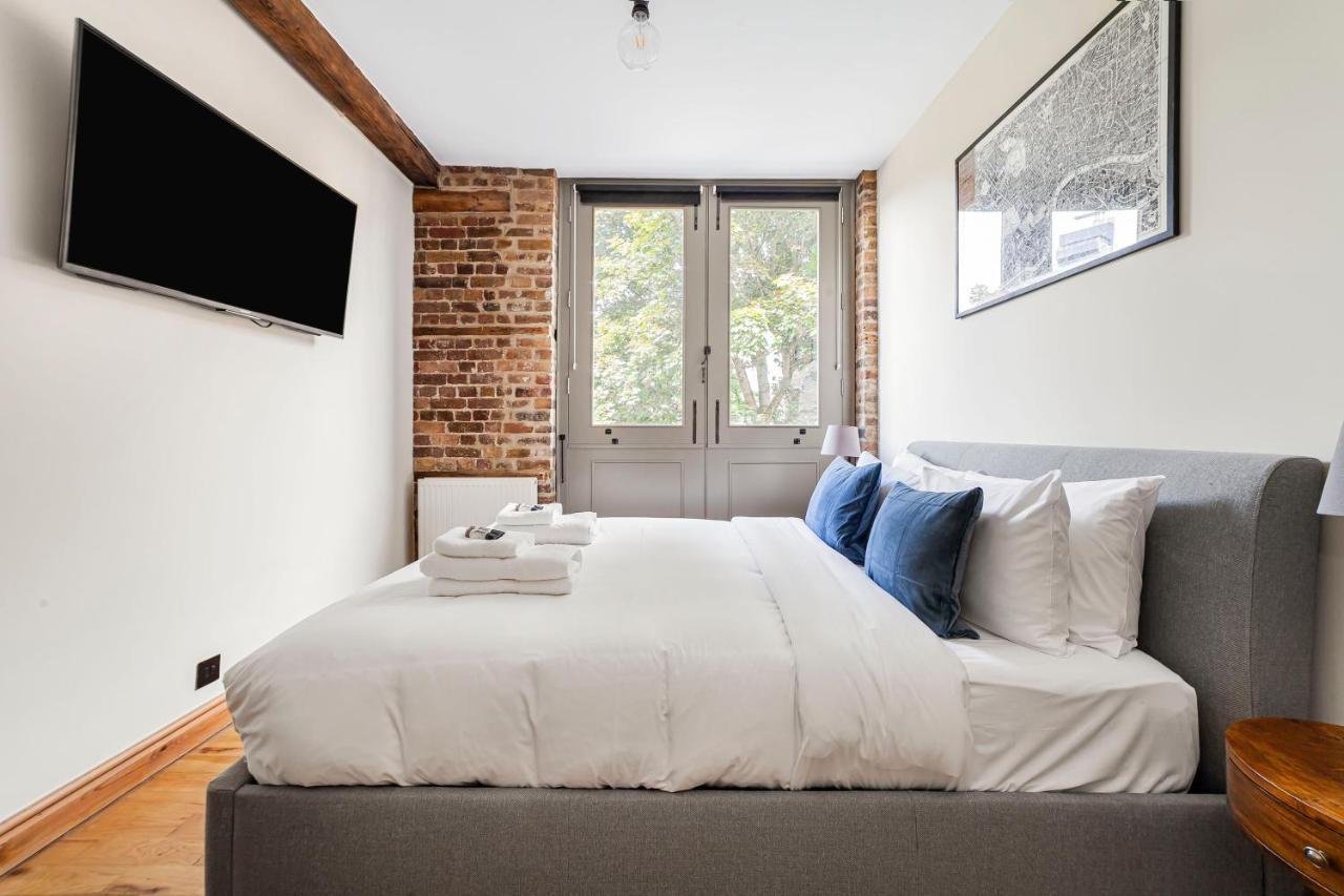 Newly Refurbished Warehouse Cnv 2br Bermondsey Apartment *
