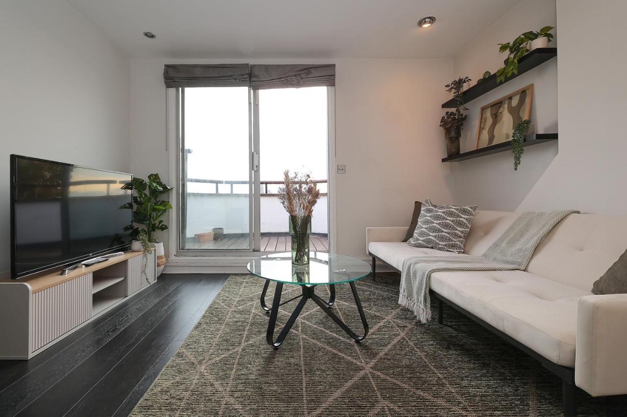 2 Bedroom Chic With Private Balcony In Notting Hill Appartement *