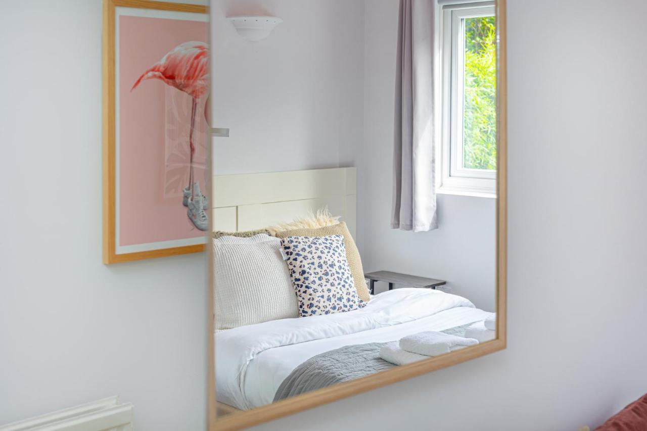 Stunning 2br Flat Wprivate Garden, Kilburn Appartement Londen