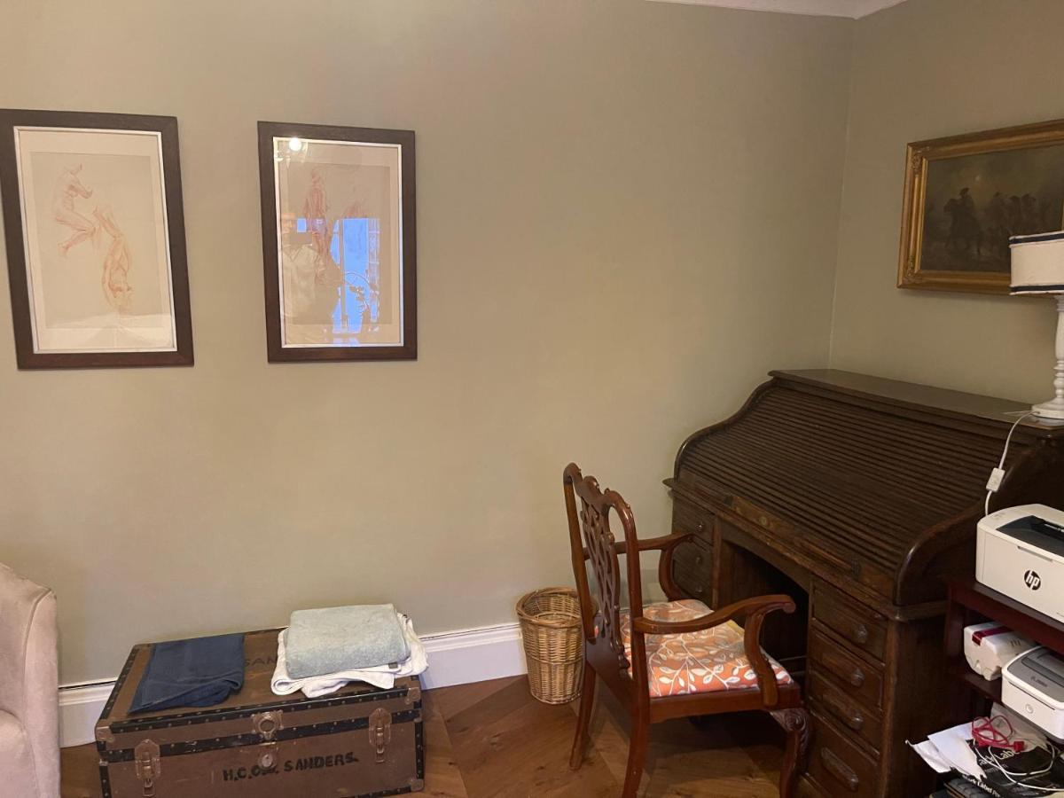 Chelsea Manor Apartment London