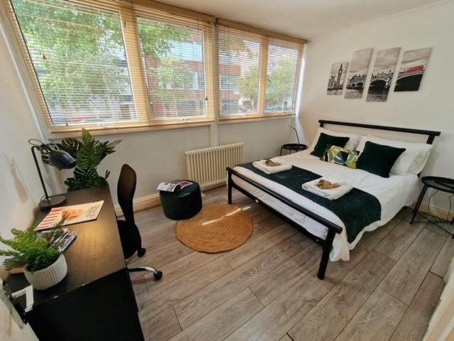 2 Bedrooms Flat In Great Location!