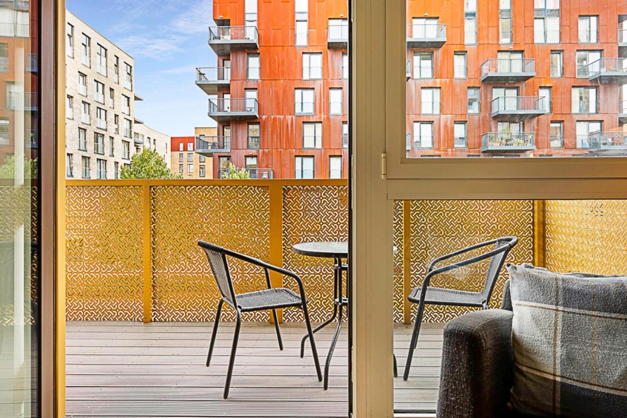 Beautiful In Surrey Quays Apartment London