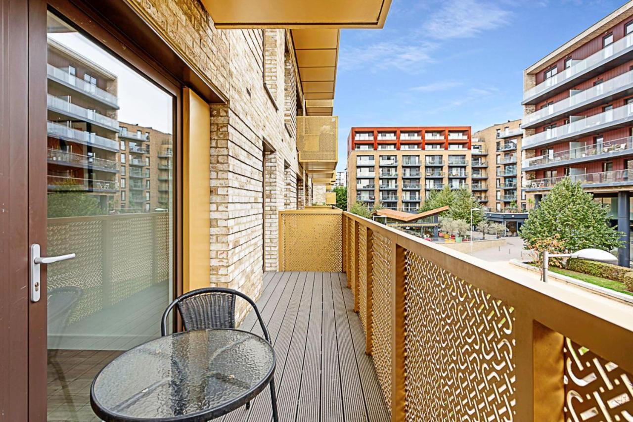 Beautiful In Surrey Quays Apartment London
