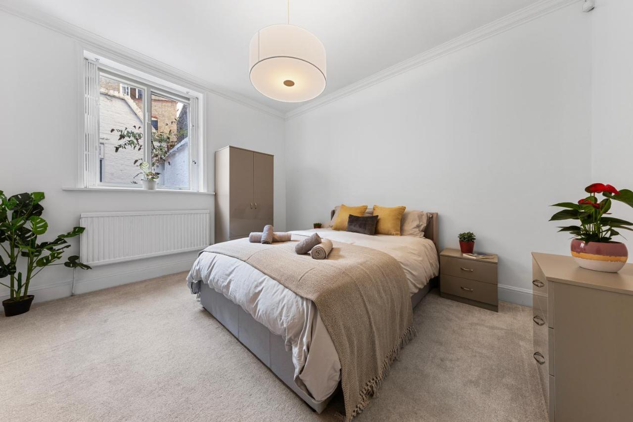 Harrods 2 Bed Lux Flat W/patio Londen