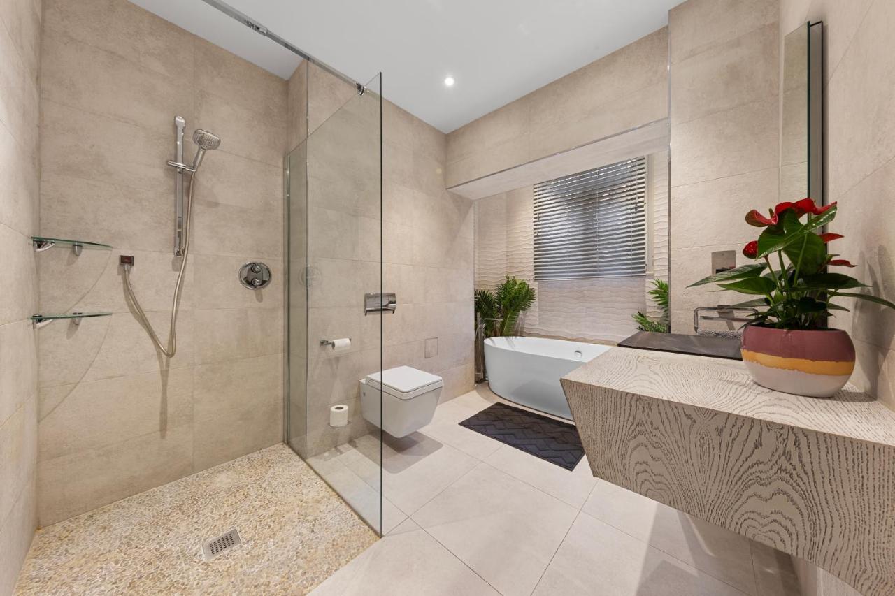 Harrods 2 Bed Lux Flat W/patio Londen