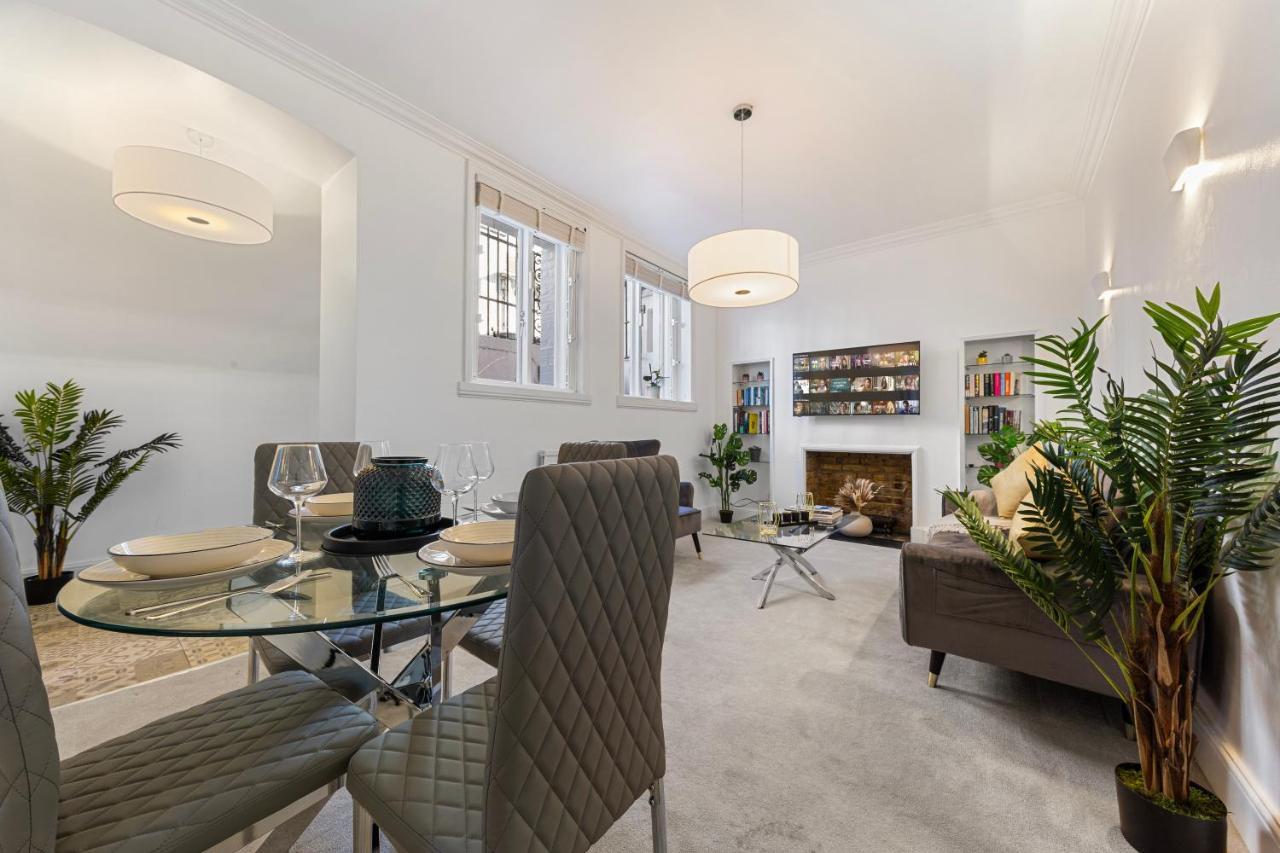 Appartement Harrods 2 Bed Lux Flat W/patio Londen
