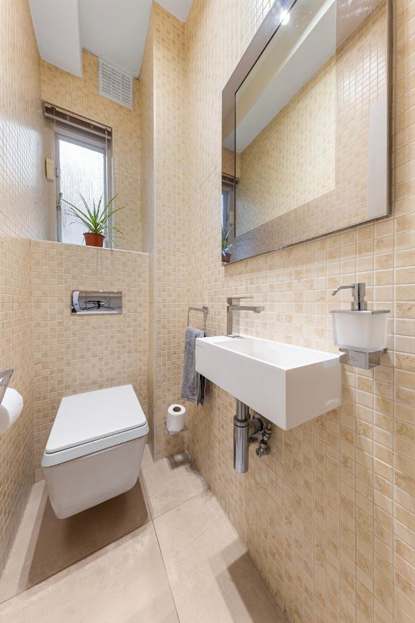Appartement Harrods 2 Bed Lux Flat W/patio