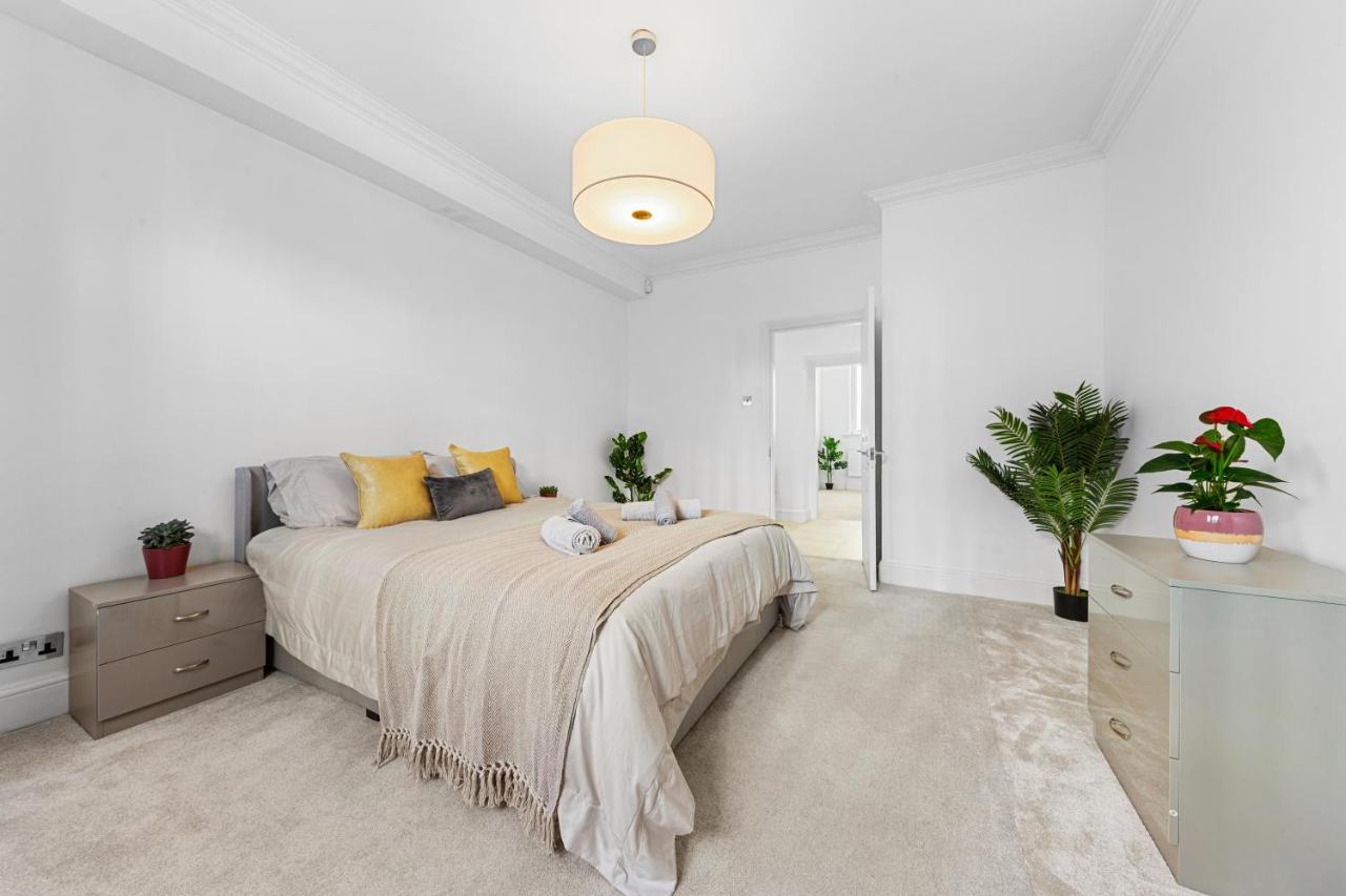 Appartement Harrods 2 Bed Lux Flat W/patio Londen