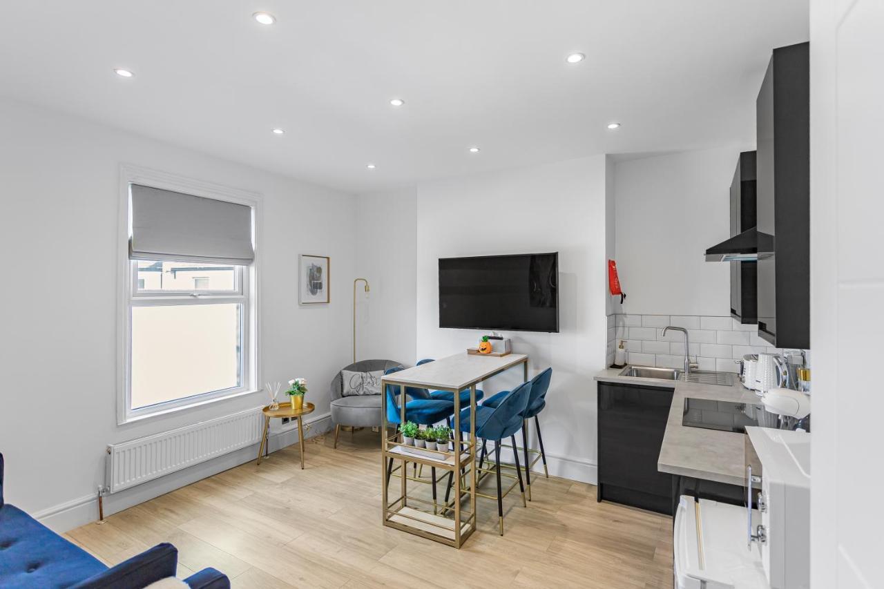 Modern 3 And 2 Bedroom In Maida Vale Apartamento