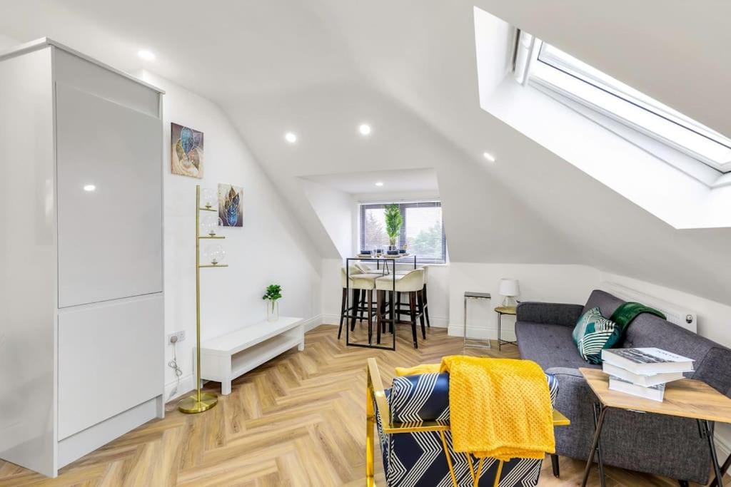 Massive West 7 Bed Modern *