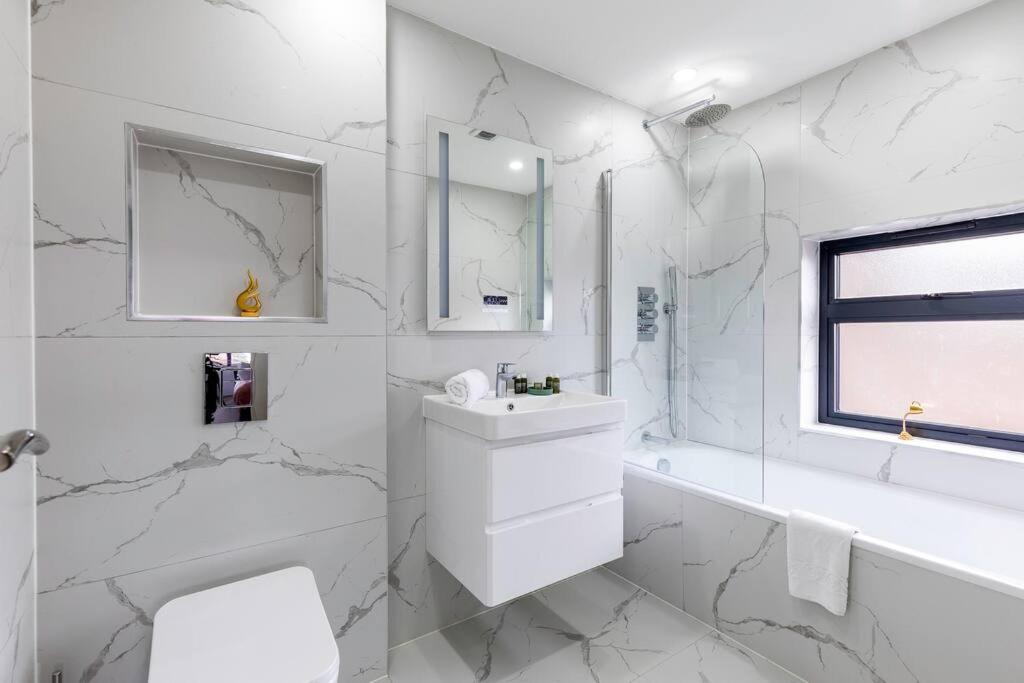 Massive West 7 Bed Modern London