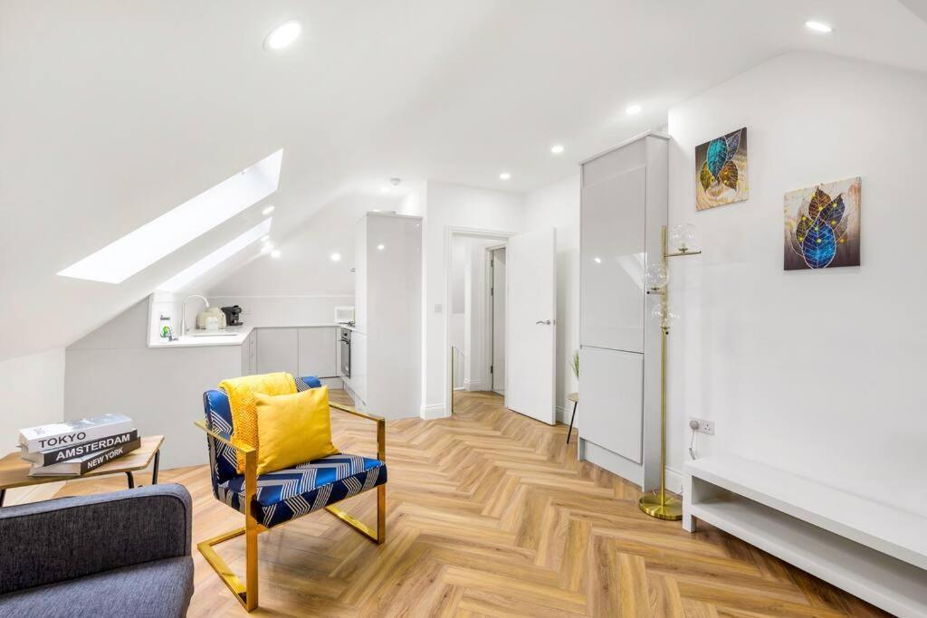 Massive West 7 Bed Modern *