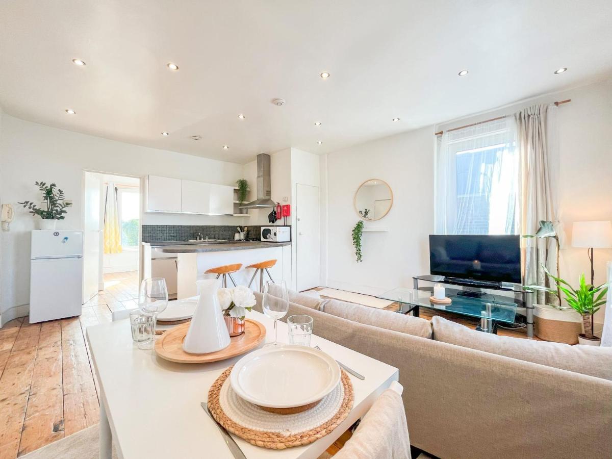 Stylish Flat Near Westfield & O2 Shepherd's Bush Appartement Londen