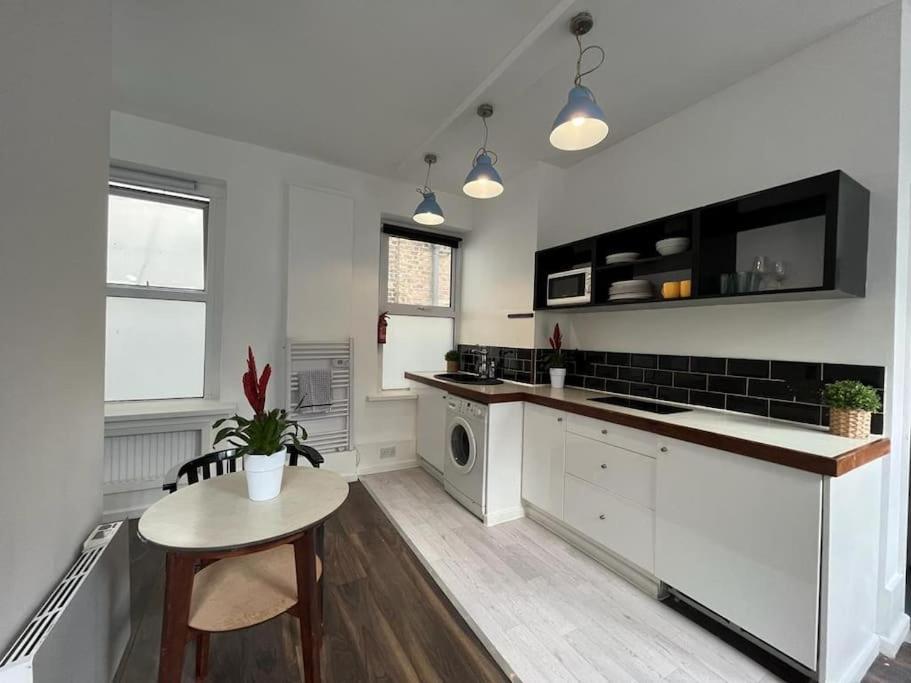 Glasshouse Yard Studio's F1 Appartement *