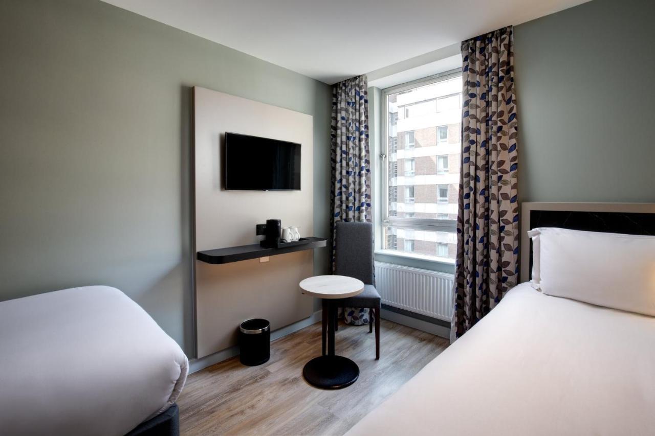 Sleeper At Royal National Hotel 4*