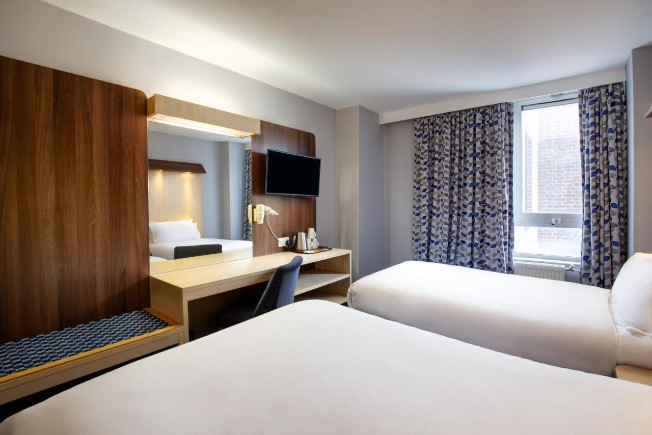 Sleeper At Royal National Hotel 4*