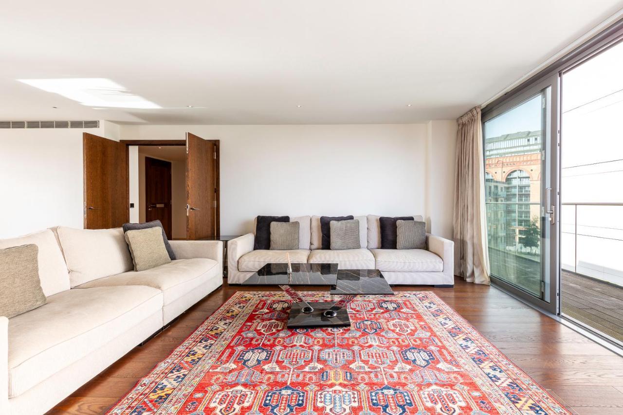 Beautiful 4 Bed Abode Near Imperial Wharf Apartment *
