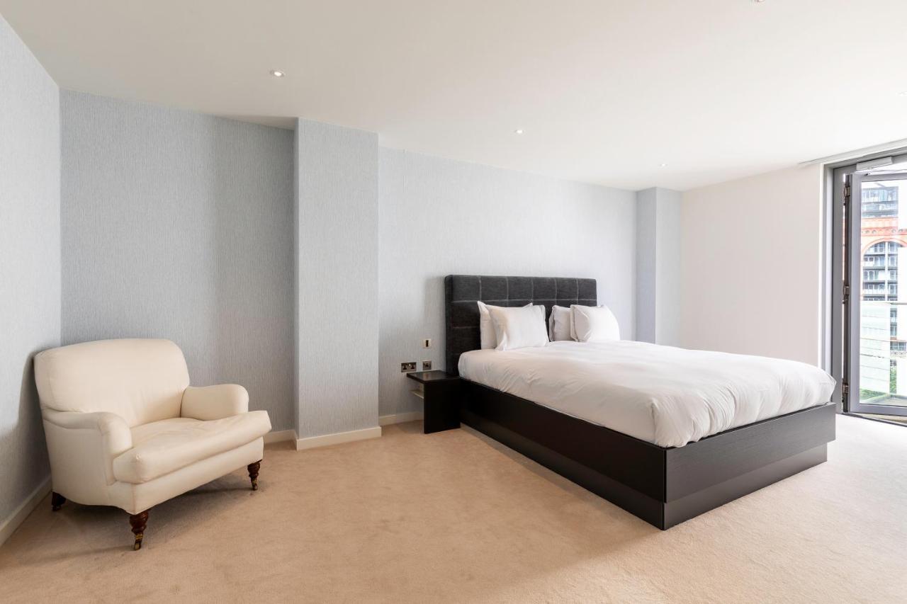 Beautiful 4 Bed Abode Near Imperial Wharf Apartment London