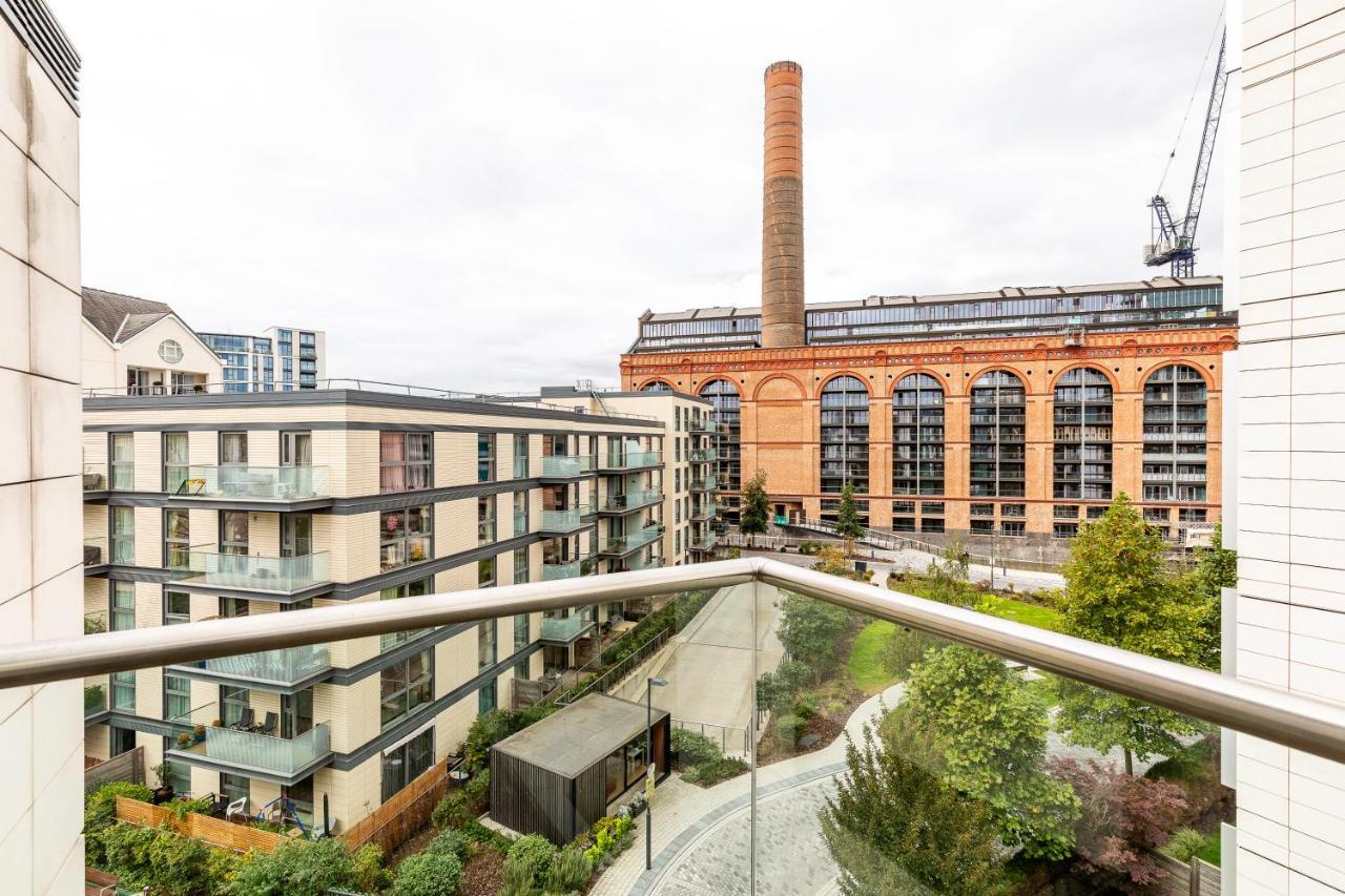 Beautiful 4 Bed Abode Near Imperial Wharf Apartment