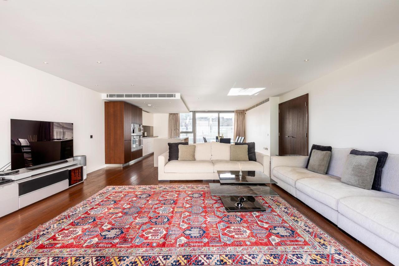 Beautiful 4 Bed Abode Near Imperial Wharf London