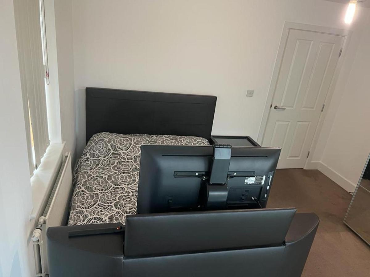 Immaculate 1-bed In East *