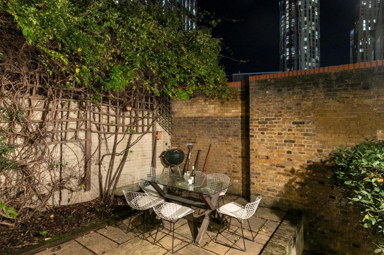 Shared 5 Mins Walk From Vauxhall And Nine Elms Station With Off-site Parking Near Us Embassy Habitación en casa particular *