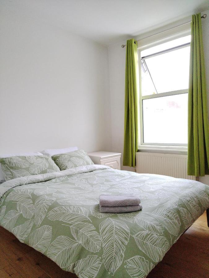 Cosy Near Canary Wharf & The O2 Guest house *