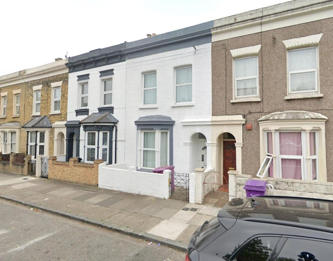 Guest house Cosy Near Canary Wharf & The O2 London