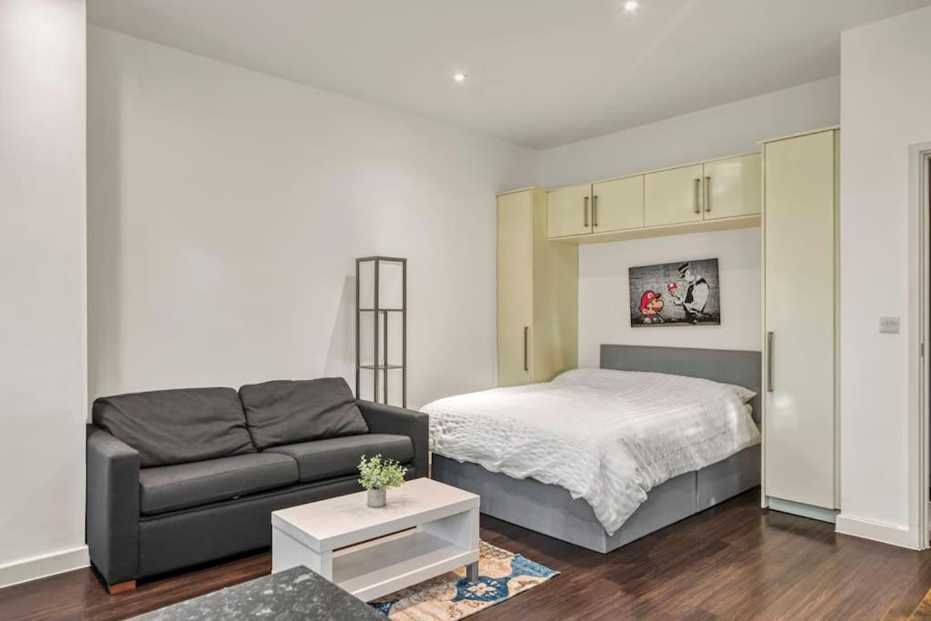 Cosy & Modern Studio Apartment