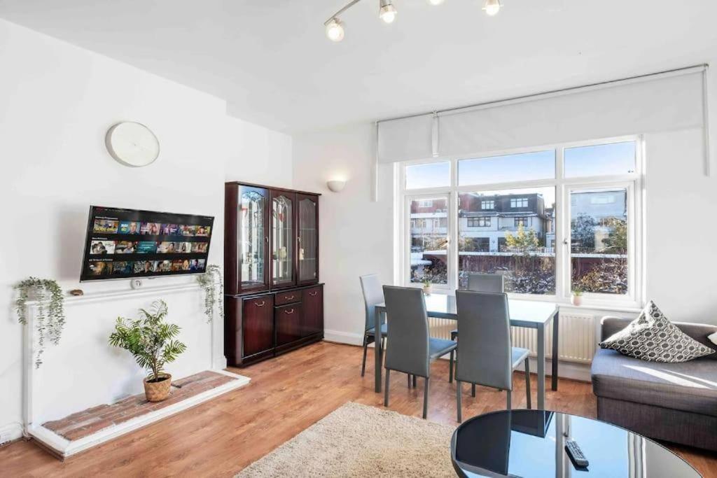 Apartamento Serviced Golders Nw11 Londres