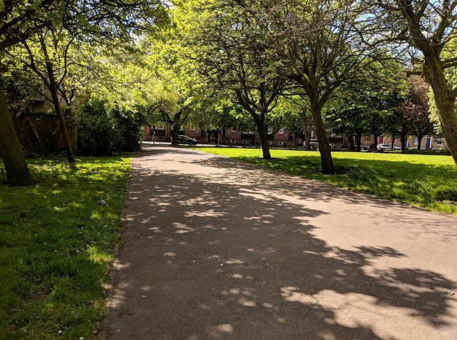 Apartamento Bright & Spacious 1br Duplex, Islington, Angel *