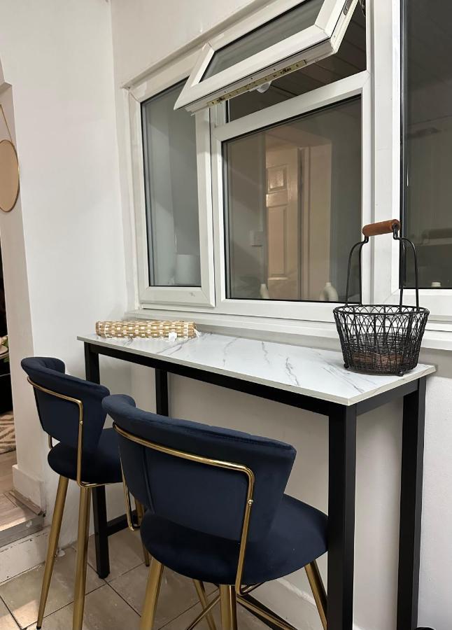 Apartment Artistic Two Bedroom