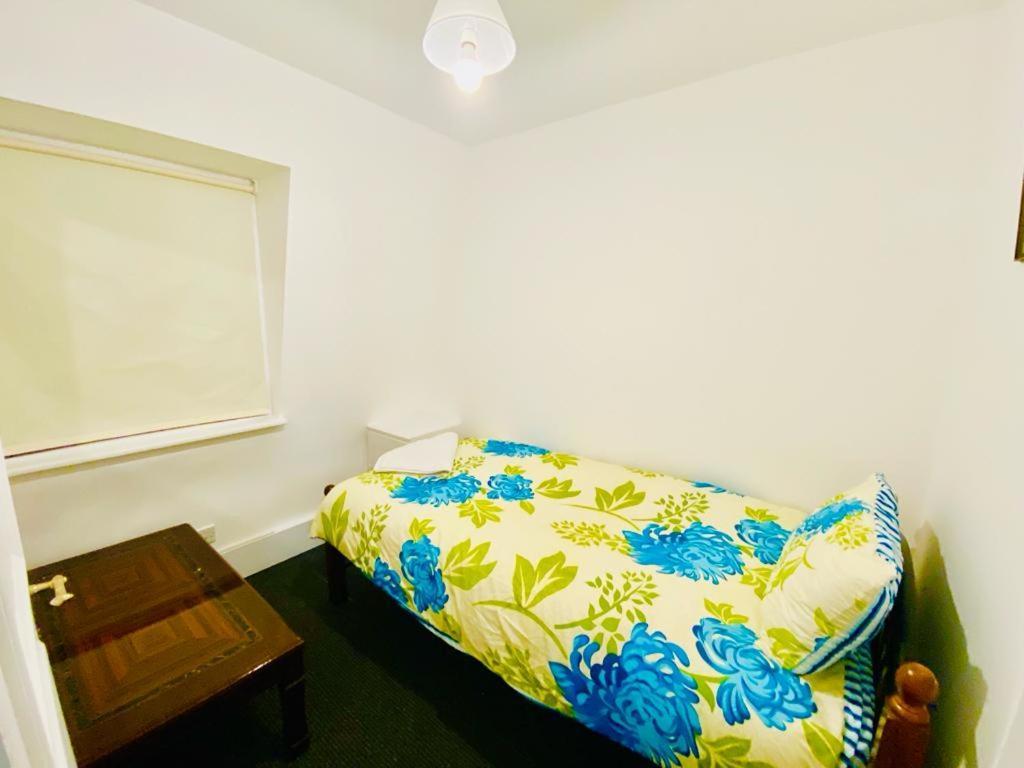 Apartment Tow Bedroom In *