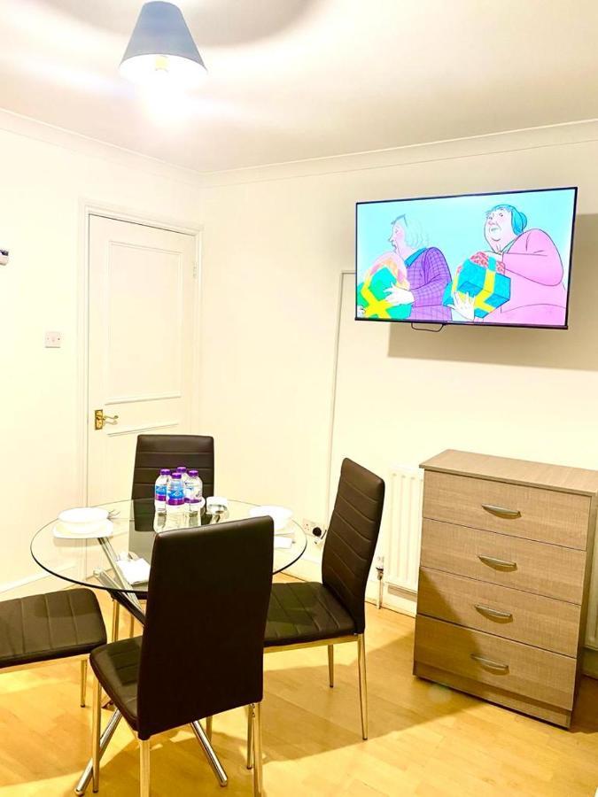 Tow Bedroom In Apartment London