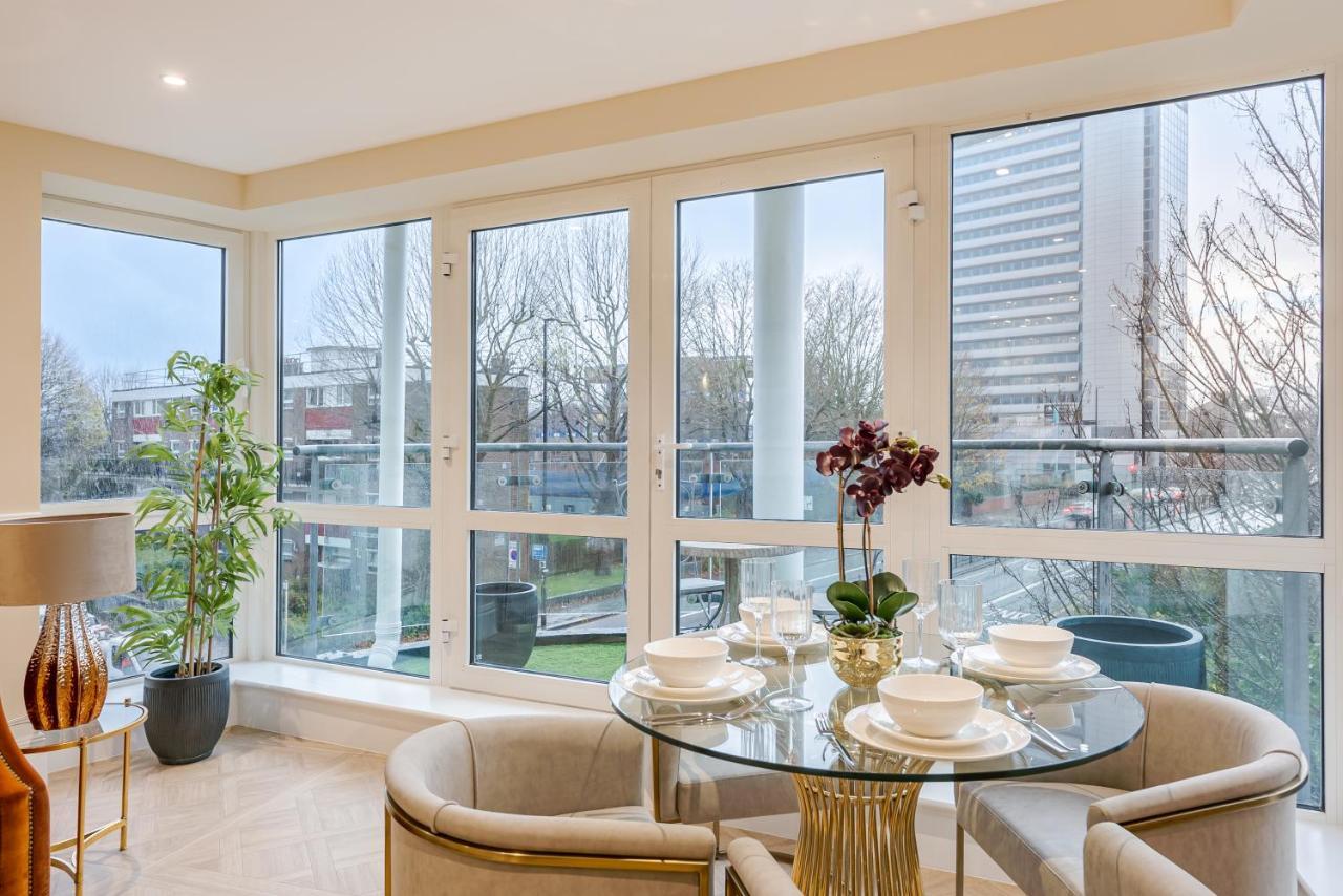 Experience Chiswick In Comfort 2Bd Flat With Ac And Modern Design Appartement