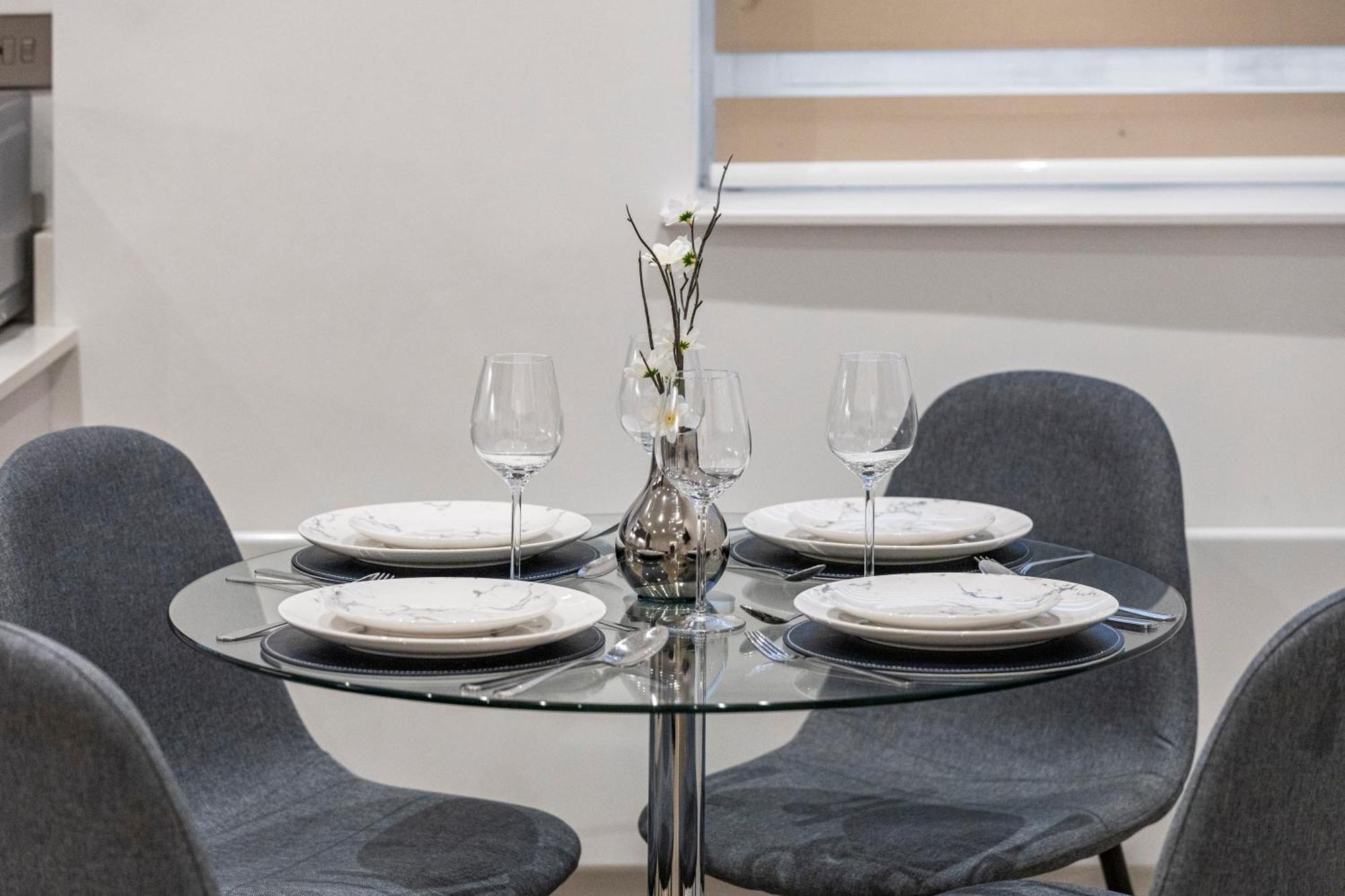 Welcoming And Spacious Apartment- Excellent Location * Londen