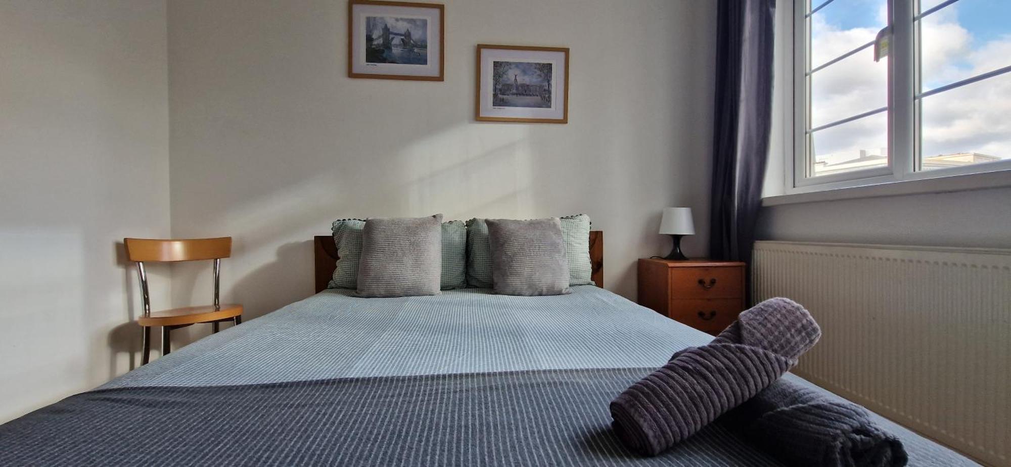 Affordable In Shared Flat, Bridge Habitación en casa particular Londres