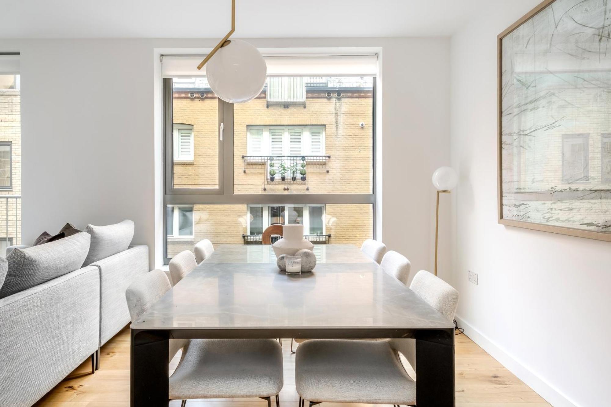Luxury Mayfair Townhouse With Ac 3br 3ba