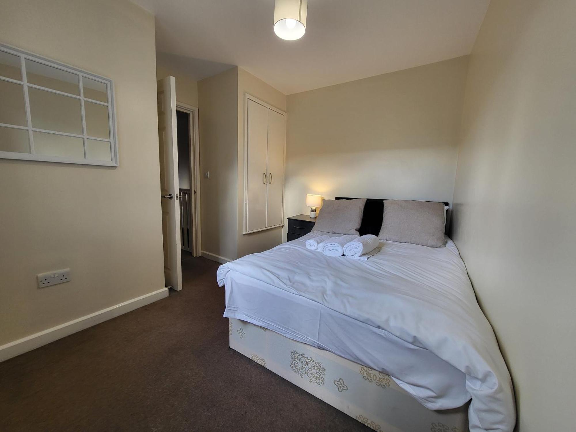 Great Next To Tooting Bec Tube Station! * Londen
