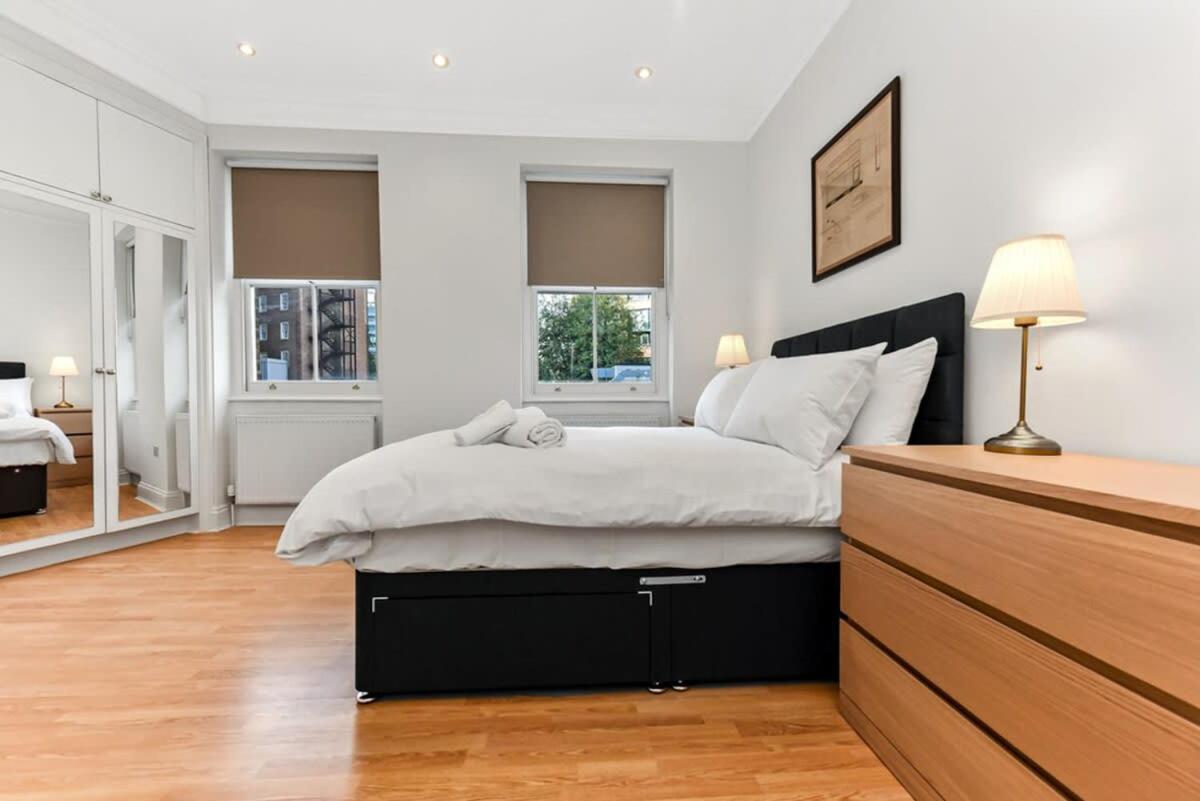Modern 2 Bedroom Flat For 4 In Greater Apartment London