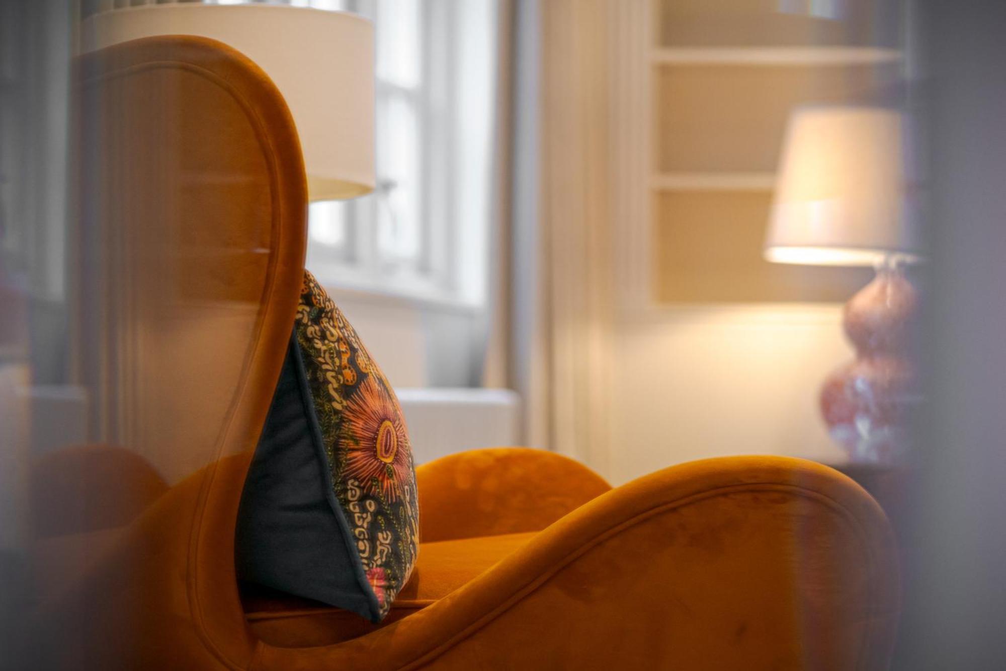 Apartment Luxury Belgravia 3br House With Skylights, Ac And Garage Parking London